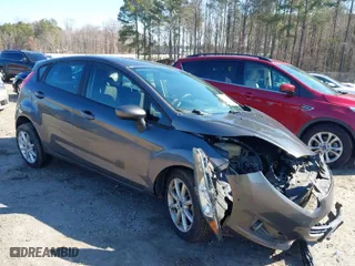 2019 Ford Fiesta SE with VIN 3FADP4EJ1KM105769, listed as a IAAI auction lot 41649748 with NaN miles. Bid and sale history available at carsss.com. Image 1.