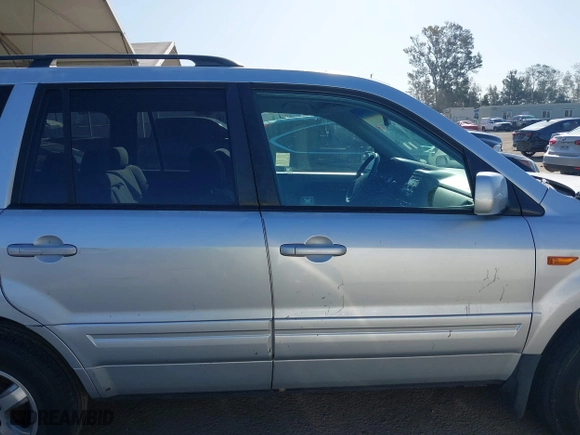2008 Honda Pilot SE with VIN 5FNYF28318B006625, listed as a IAAI auction lot 41959923 with 140,258 mi miles. Bid and sale history available at carsss.com. Image 13.