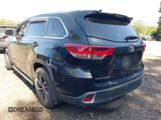 2017 Toyota Highlander XLE with VIN 5TDJZRFH8HS395467, listed as a IAAI auction lot 42577658 with 66,639 mi miles and . Bid and sale history available at DreamBid. Image 3.