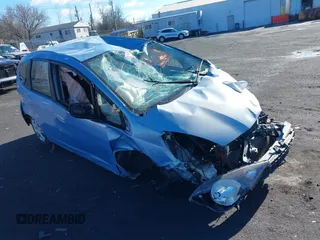 2010 Honda Fit with VIN JHMGE8H26AC000099, listed as a IAAI auction lot 41845770 with 1 mi miles. Bid and sale history available at carsss.com. Image 1.