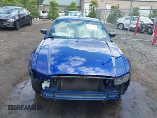 2013 Ford Mustang V6 с VIN 1ZVBP8AM4D5227735, выставлен на аукционе IAAI как лот 42395404 с пробегом 133 488 миль миль и . История ставок и продаж доступна на DreamBid. Изображение 6.
