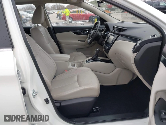 2017 Nissan Rogue SL z VIN JN1BJ1CR8HW107542, wystawiony jako IAAI lot #41820930 z przebiegiem 44 219 mil mil oraz . Historia ofert i sprzedaży dostępna na DreamBid. Obrazek 5.