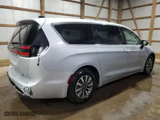 2023 Chrysler Pacifica Hybrid Limited with VIN 2C4RC1S70PR592370, listed as a Copart auction lot 47814885 with 31,876 mi miles and Salvage Title. Bid and sale history available at carsss.com. Image 3.