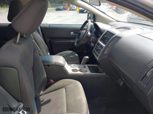 2010 Ford Edge SE with VIN 2FMDK3GC4ABB25608, listed as a IAAI auction lot 40388620 with 237,780 mi miles. Bid and sale history available at carsss.com. Image 5.