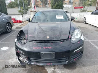 2015 Porsche Panamera 4 с VIN WP0AA2A75FL003203, выставлен на аукционе IAAI как лот 41080482 с пробегом 91 124 миль миль и . История ставок и продаж доступна на DreamBid. Изображение 13.