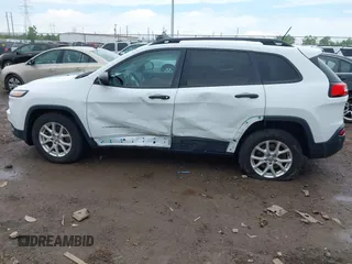 2016 Jeep Cherokee Sport z VIN 1C4PJMAS5GW268097, wystawiony jako IAAI lot #42211745 z przebiegiem 101 496 mil mil oraz . Historia ofert i sprzedaży dostępna na DreamBid. Obrazek 14.