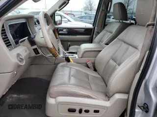 2010 Lincoln Navigator z VIN 5LMJJ2J57AEJ07227, wystawiony jako Copart lot #50965705 z przebiegiem 222 731 mil mil oraz Nie do naprawy • Non repairable. Historia ofert i sprzedaży dostępna na DreamBid. Obrazek 7.
