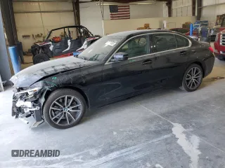 2022 BMW 3 Series 330i xDrive z VIN 3MW5R7J03N8C29897, wystawiony jako Copart lot #57121585 z przebiegiem 29 303 mil mil oraz Szkoda całkowita • Salvage title. Historia ofert i sprzedaży dostępna na DreamBid. Obrazek 1.