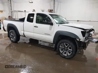 2008 Toyota Tacoma z VIN 5TEUU42N48Z580337, wystawiony jako IAAI lot #41391217 z przebiegiem 156 243 mil mil oraz . Historia ofert i sprzedaży dostępna na DreamBid. Obrazek 1.