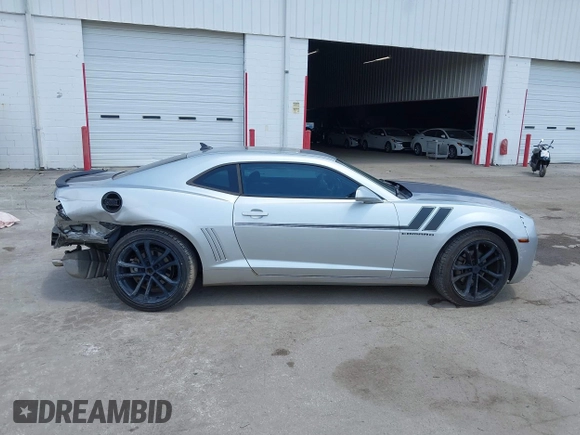 2010 Chevrolet Camaro 1LT с VIN 2G1FB1EV2A9166969, выставлен на аукционе IAAI как лот 42177325 с пробегом 115 278 миль миль и . История ставок и продаж доступна на DreamBid. Изображение 13.
