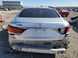 2013 Lexus LS 460 z VIN JTHCL5EF7D5017562, wystawiony jako Copart lot #77442404 z przebiegiem 165 491 mil mil oraz Czysty tytuł • Clean title. Historia ofert i sprzedaży dostępna na DreamBid. Obrazek 6.