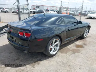2011 Chevrolet Camaro 1LT z VIN 2G1FB1ED2B9164874, wystawiony jako IAAI lot #41955019 z przebiegiem 165 552 mil mil oraz . Historia ofert i sprzedaży dostępna na DreamBid. Obrazek 4.