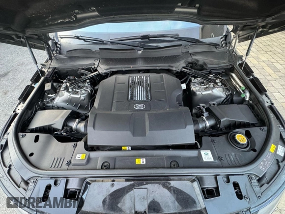 2018 Land Rover Range Rover Sport HSE Dynamic with VIN SALWV2SV1JA401013, listed as a Copart auction lot 49543845 with 121,427 mi miles and Clean Title. Bid and sale history available at carsss.com. Image 7.