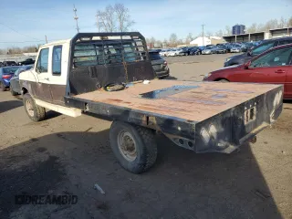 1992 Ford F-250 with VIN 1FTHX26M7NKA25476, listed as a Copart auction lot 89332025 with 0 mi miles and Salvage Title. Bid and sale history available at carsss.com. Image 2.