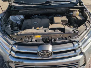 2017 Toyota Highlander Limited z VIN 5TDDZRFHXHS361852, wystawiony jako Copart lot #52359305 z przebiegiem 111 228 mil mil oraz Szkoda całkowita • Salvage title. Historia ofert i sprzedaży dostępna na DreamBid. Obrazek 12.