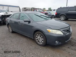 2011 Toyota Camry LE z VIN 4T1BF3EK4BU194672, wystawiony jako IAAI lot #42274036 z przebiegiem 190 975 mil mil oraz . Historia ofert i sprzedaży dostępna na DreamBid. Obrazek 1.