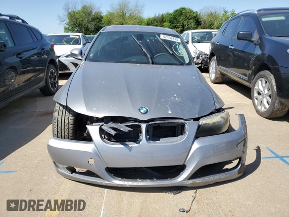 2011 BMW 3 Series 328i z VIN WBAPH7G54BNM55230, wystawiony jako Copart lot #52438875 z przebiegiem Nie podano mil oraz Szkoda całkowita • Salvage title. Historia ofert i sprzedaży dostępna na DreamBid. Obrazek 5.