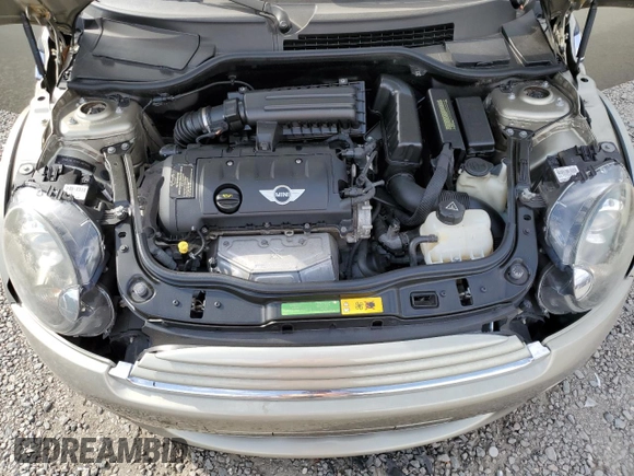 2011 MINI Convertible z VIN WMWZN3C5XBT132988, wystawiony jako Copart lot #87453744 z przebiegiem 67 197 mil mil oraz Szkoda całkowita • Salvage title. Historia ofert i sprzedaży dostępna na DreamBid. Obrazek 12.