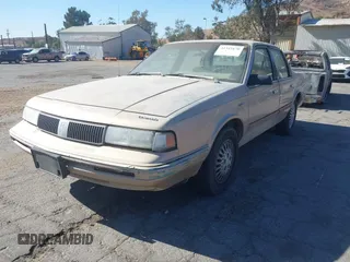 1993 Oldsmobile Cutlass Ciera S with VIN 1G3AG55N6P6421424, listed as a IAAI auction lot 41341670 with 221,301 mi miles and . Bid and sale history available at DreamBid. Image 2.