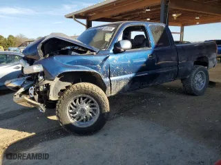 2001 Chevrolet Silverado 1500 LT with VIN 1GCEK19T31Z134727, listed as a Copart auction lot 46587895 with 285,020 mi miles and Salvage Title. Bid and sale history available at carsss.com. Image 1.