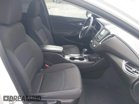2018 Chevrolet Malibu LT z VIN 1G1ZD5ST8JF124833, wystawiony jako IAAI lot #42175064 z przebiegiem 121 449 mil mil oraz . Historia ofert i sprzedaży dostępna na DreamBid. Obrazek 5.