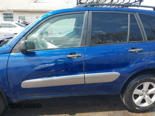 2005 Toyota RAV4 with VIN JTEGD20V350094758, listed as a IAAI auction lot 42033815 with 205,175 mi miles. Bid and sale history available at carsss.com. Image 14.