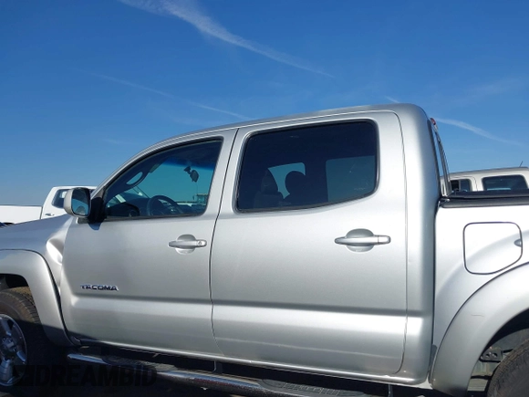2007 Toyota Tacoma PreRunner with VIN 5TEJU62N27Z370963, listed as a IAAI auction lot 42057558 with 192,041 mi miles. Bid and sale history available at carsss.com. Image 14.