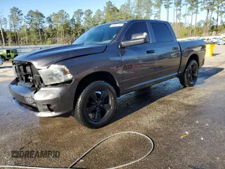 2018 Ram 1500 Express z VIN 1C6RR6KT7JS261775, wystawiony jako Copart lot #49042735 z przebiegiem 130 789 mil mil oraz Szkoda całkowita • Salvage title. Historia ofert i sprzedaży dostępna na DreamBid. Obrazek 1.