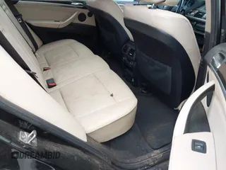 2012 BMW X5 35d z VIN 5UXZW0C55CL674191, wystawiony jako IAAI lot #41906713 z przebiegiem 143 687 mil mil oraz . Historia ofert i sprzedaży dostępna na DreamBid. Obrazek 8.