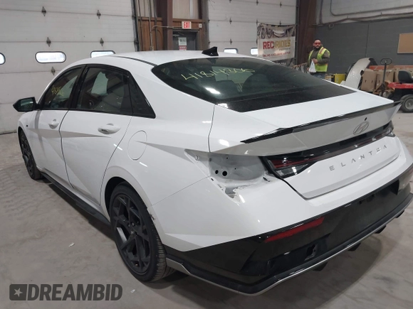 2025 Hyundai Elantra N Line z VIN KMHLR4DF6SU867998, wystawiony jako IAAI lot #41814806 z przebiegiem 4 892 mil mil oraz . Historia ofert i sprzedaży dostępna na DreamBid. Obrazek 19.