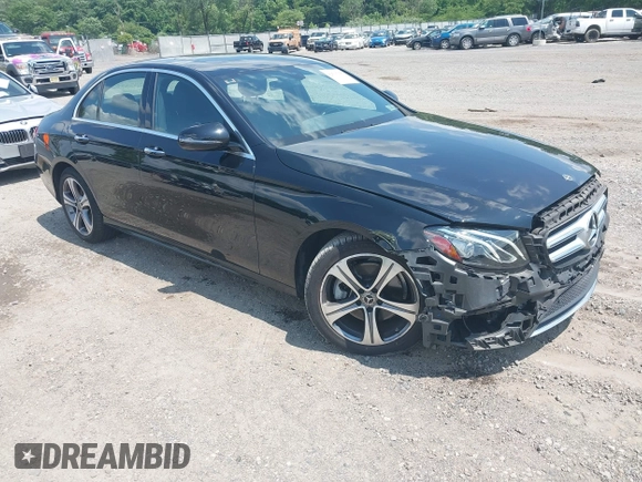 2018 Mercedes-Benz E 300 with VIN WDDZF4KB0JA394337, listed as a IAAI auction lot 42535687 with 40,509 mi miles and . Bid and sale history available at DreamBid. Image 1.