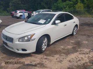 2013 Nissan Maxima SV z VIN 1N4AA5AP0DC841188, wystawiony jako IAAI lot #42408083 z przebiegiem 120 939 mil mil oraz . Historia ofert i sprzedaży dostępna na DreamBid. Obrazek 2.