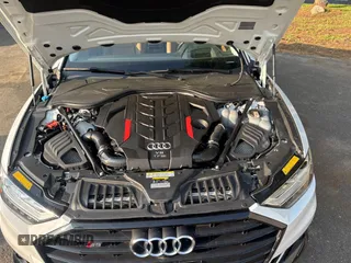2020 Audi S8 z VIN WAU8SAF82LN011960, wystawiony jako Copart lot #59629095 z przebiegiem 58 167 mil mil oraz Tytuł czysty. Historia ofert i sprzedaży dostępna na DreamBid. Obrazek 7.