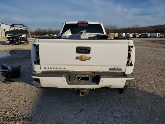 2018 Chevrolet Silverado 3500HD High Country with VIN 1GC4K1EY7JF225224, listed as a Copart auction lot 39800194 with 0 mi miles and Salvage Title. Bid and sale history available at carsss.com. Image 6.