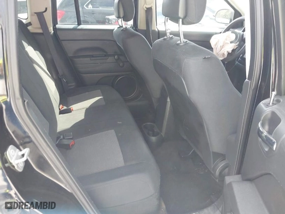 2014 Jeep Compass Sport with VIN 1C4NJCBB1ED722113, listed as a IAAI auction lot 41525045 with 106,502 mi miles. Bid and sale history available at carsss.com. Image 8.
