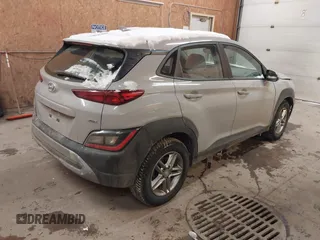 2023 Hyundai Kona SE with VIN KM8K2CAB5PU970137, listed as a IAAI auction lot 41493226 with 47,809 mi miles. Bid and sale history available at carsss.com. Image 4.