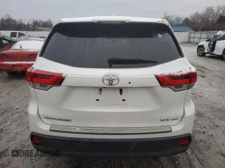 2018 Toyota Highlander SE z VIN 5TDJZRFHXJS857422, wystawiony jako Copart lot #84721464 z przebiegiem Nie podano mil oraz Nie do naprawy • Non repairable. Historia ofert i sprzedaży dostępna na DreamBid. Obrazek 6.