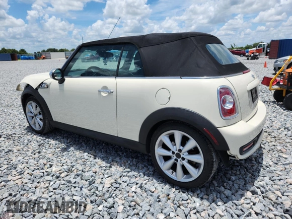 2015 MINI Convertible S с VIN WMWZP3C50F2A91635, выставлен на аукционе Copart как лот 61482285 с пробегом 105 437 миль миль и Списание • Salvage title. История ставок и продаж доступна на DreamBid. Изображение 2.