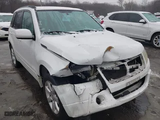 2011 Suzuki Grand Vitara Limited with VIN JS3TD0D70B4101173, listed as a IAAI auction lot 41513972 with 125,118 mi miles. Bid and sale history available at carsss.com. Image 6.