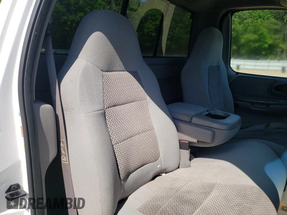 2004 Ford F-150 XL с VIN 2FTRF17214CA03829, выставлен на аукционе Copart как лот 56030355 с пробегом Не указан миль и Списание • Salvage title. История ставок и продаж доступна на DreamBid. Изображение 10.