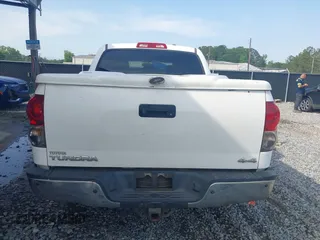 2007 Toyota Tundra LTD with VIN 5TBDV58167S488187, listed as a IAAI auction lot 42113431 with 242,650 mi miles. Bid and sale history available at carsss.com. Image 16.