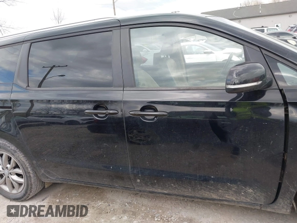 2019 Kia Sedona EX with VIN KNDMB5C13K6534221, listed as a IAAI auction lot 41880056 with 140,726 mi miles. Bid and sale history available at carsss.com. Image 13.