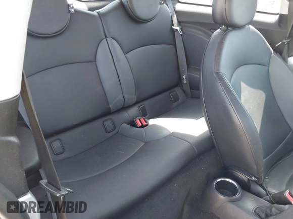 2007 MINI Hardtop S with VIN WMWMF73597TL86892, listed as a IAAI auction lot 42157544 with 93,097 mi miles and . Bid and sale history available at DreamBid. Image 8.