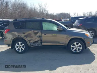 2012 Toyota RAV4 Limited z VIN 2T3DK4DV2CW090082, wystawiony jako IAAI lot #41776157 z przebiegiem 166 327 mil mil oraz . Historia ofert i sprzedaży dostępna na DreamBid. Obrazek 13.