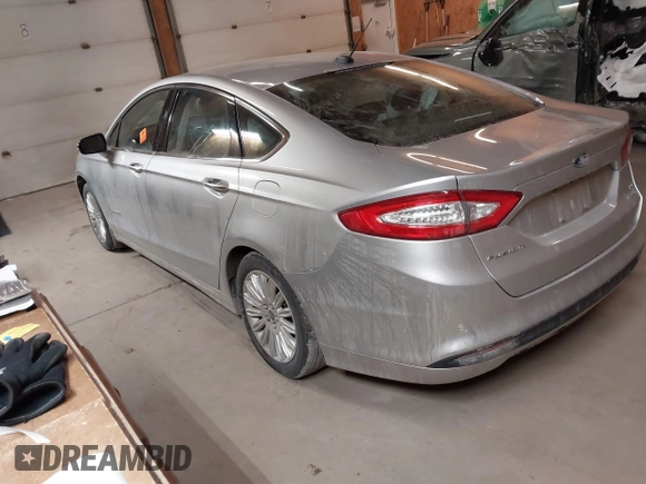 2015 Ford Fusion SE Hybrid with VIN 3FA6P0LU4FR151040, listed as a IAAI auction lot 41376155 with 120,486 mi miles. Bid and sale history available at carsss.com. Image 3.