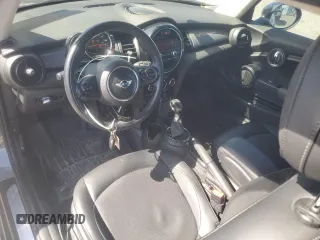 2015 MINI Hardtop z VIN WMWXM5C58FT940378, wystawiony jako Copart lot #52156005 z przebiegiem 115 758 mil mil oraz Czysty tytuł • Clean title. Historia ofert i sprzedaży dostępna na DreamBid. Obrazek 8.