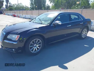2012 Chrysler 300 Limited z VIN 2C3CCACG8CH227086, wystawiony jako IAAI lot #42315693 z przebiegiem 161 783 mil mil oraz . Historia ofert i sprzedaży dostępna na DreamBid. Obrazek 2.