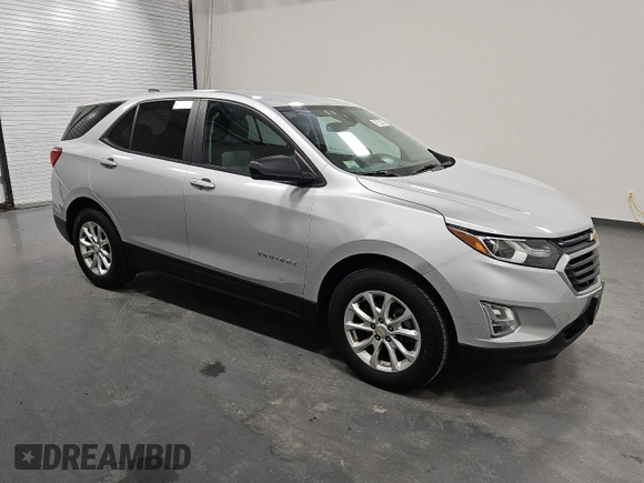 2020 Chevrolet Equinox LS z VIN 2GNAXFEV8L6197414, wystawiony jako Copart lot #55846185 z przebiegiem 105 418 mil mil oraz Czysty tytuł • Clean title. Historia ofert i sprzedaży dostępna na DreamBid. Obrazek 4.