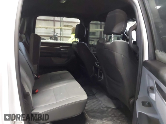 2022 Ram 1500 Big Horn z VIN 1C6SRFMT7NN367274, wystawiony jako IAAI lot #41624816 z przebiegiem 96 996 mil mil oraz . Historia ofert i sprzedaży dostępna na DreamBid. Obrazek 8.