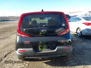 2020 Kia Soul LX with VIN KNDJ23AU4L7061221, listed as a IAAI auction lot 41815005 with 34,207 mi miles. Bid and sale history available at carsss.com. Image 17.